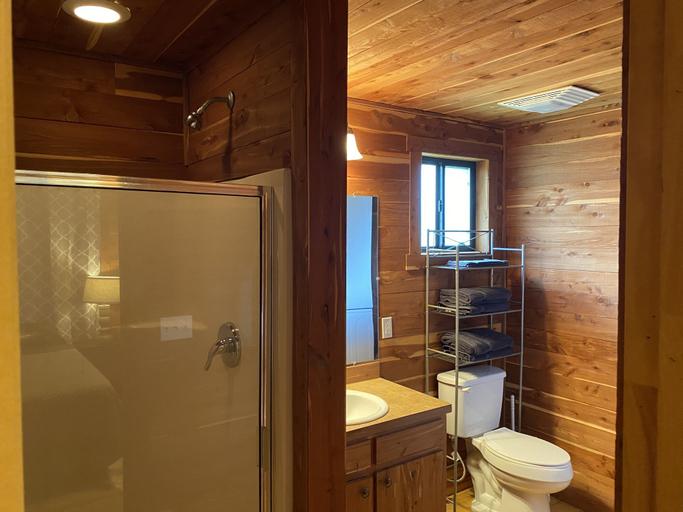 Bathroom 3, Log Cabin 4 at Son's Blue River Camp, Caldwell