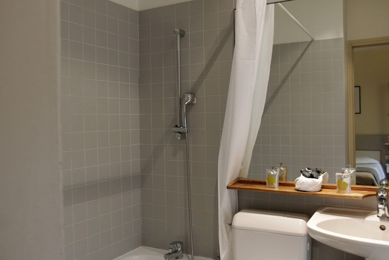 Bathroom 5, La Bastide du Roy Rene, Bouches-du-Rhône