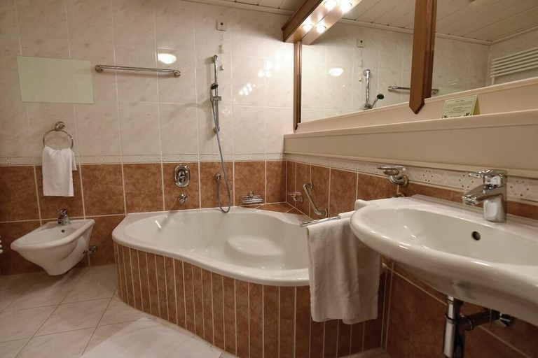 Bathroom 4, Reduce Hotel Thermal, Oberwart