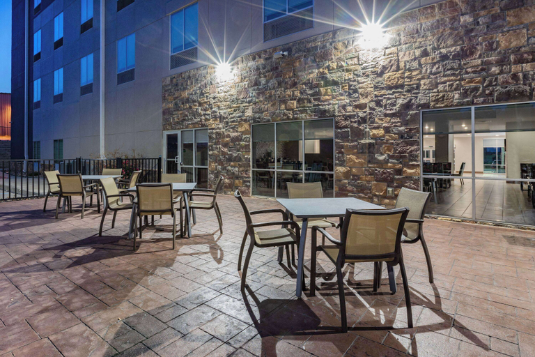 Food & Drinks 5, La Quinta Inn & Suites by Wyndham Jackson/Cape Girardeau, Cape Girardeau
