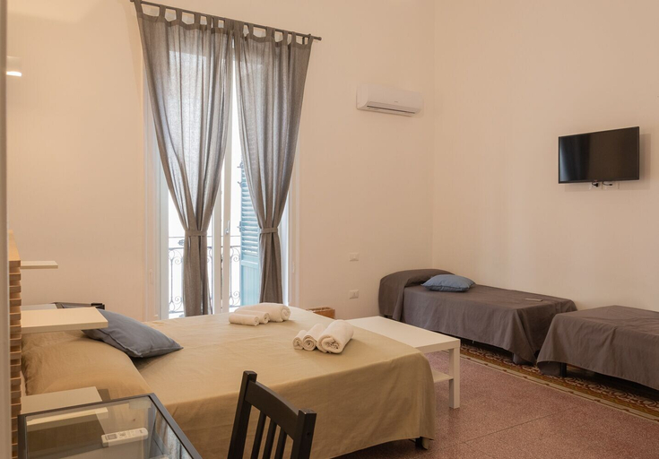 Bedroom 3, Piazza Florio Rooms, Palermo
