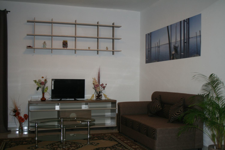 Others 5, Happy Villa