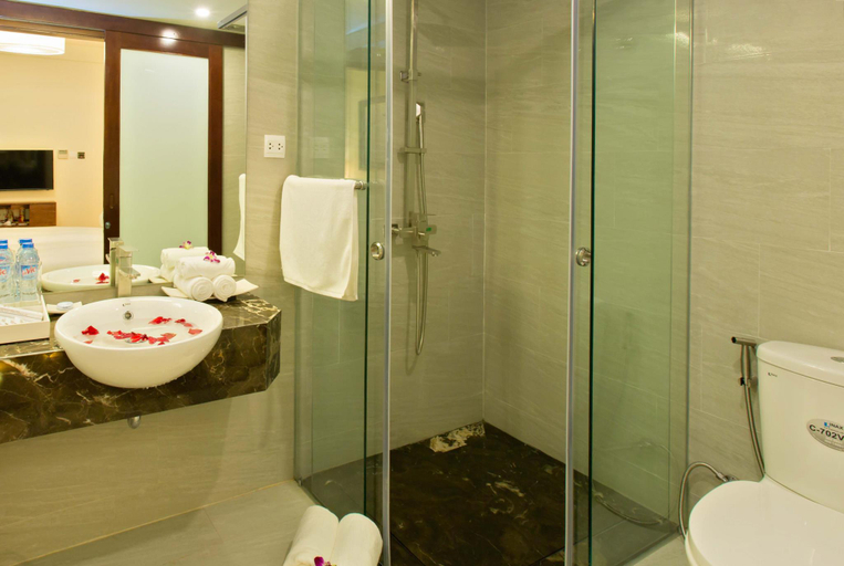Bathroom 5, HAPPY LIFE MEMORIES HOI AN HOTEL & SPA, Da Nang