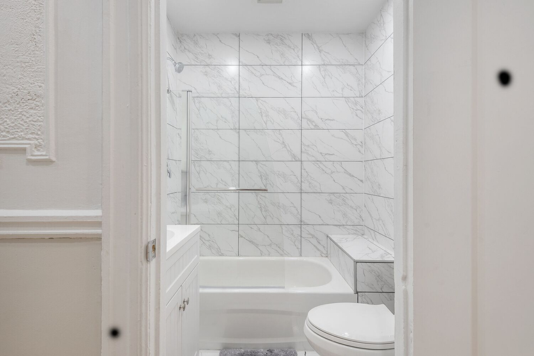 Bathroom 2, Cozy Private BR in the heart of Plateau, Montréal