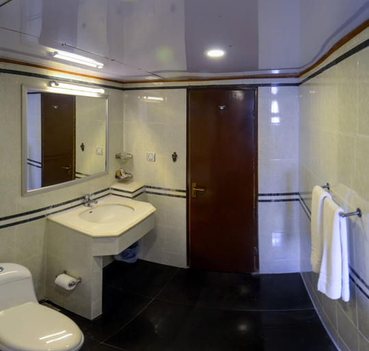 Bathroom, Hotel Days Inn, Karachi