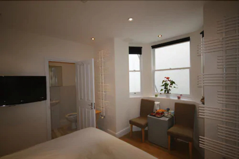 Bedroom 5, 69TheGrove, London