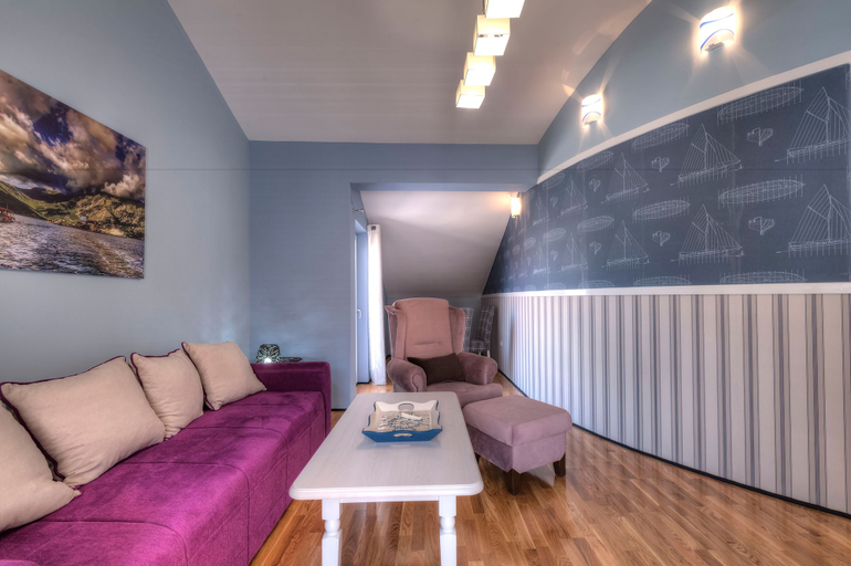 Others 5, Wukovic apartments