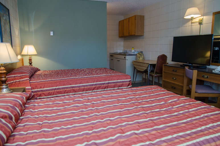 Bedroom 3, Plains Motel, Division No. 2