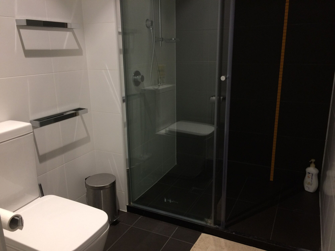 Bathroom 5, Tasha's Apartments on Warwick, Adelaide