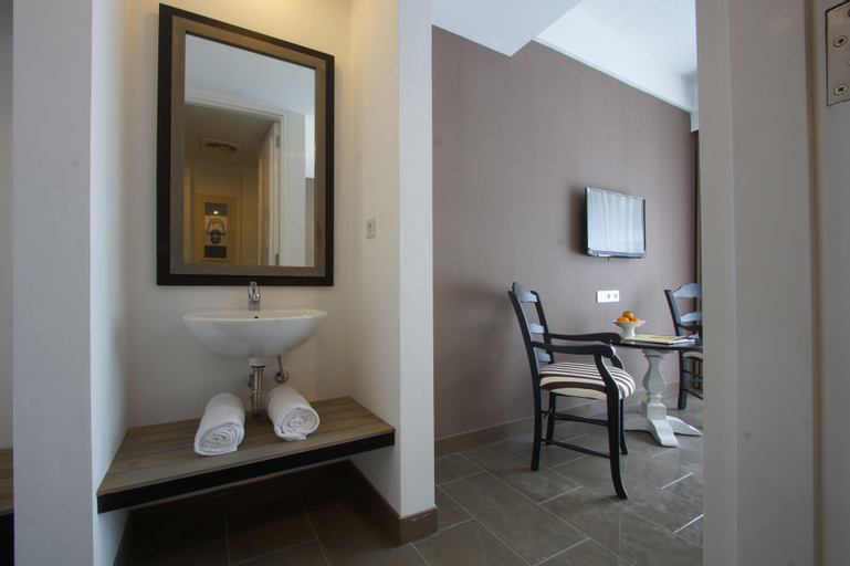 Bedroom 22