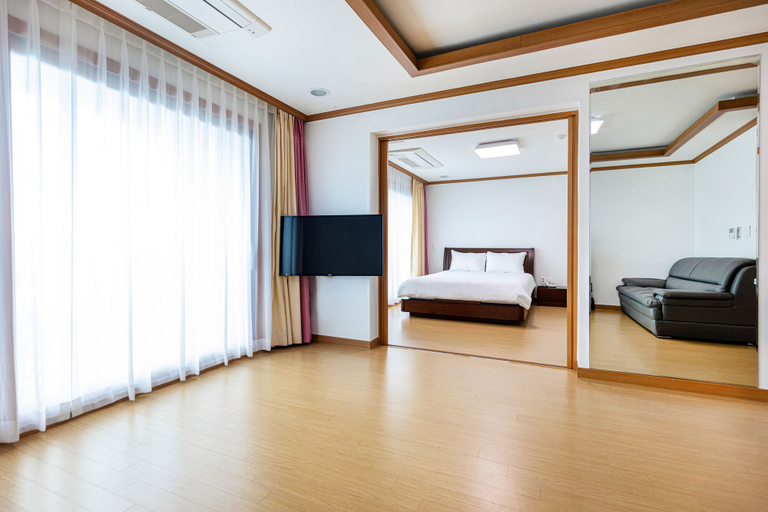 Bedroom 3, The Bay Jeju Resort, Seogwipo