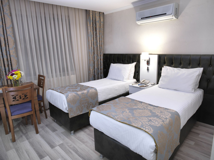 Bedroom 3, Monarch Hotel, Fatih