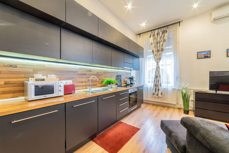 Food & Drinks, Real Apartments Anker koz, Budapesti