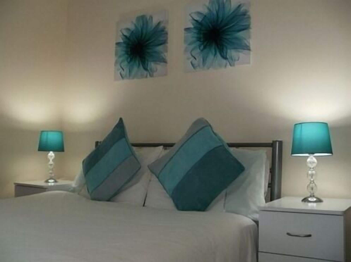 Bedroom 2, London Heathrow Guesthouse, Windsor and Maidenhead