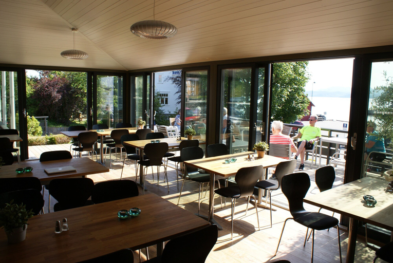 Food & Drinks 4, Fjordbris Hotell, Rennesøy