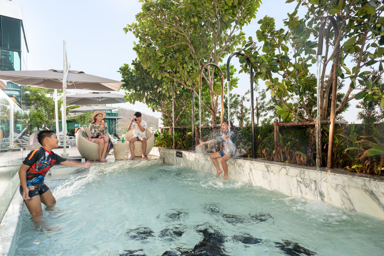Sport & Beauty 4, Holiday Inn & Suites SIRACHA LAEMCHABANG by IHG, Si Racha
