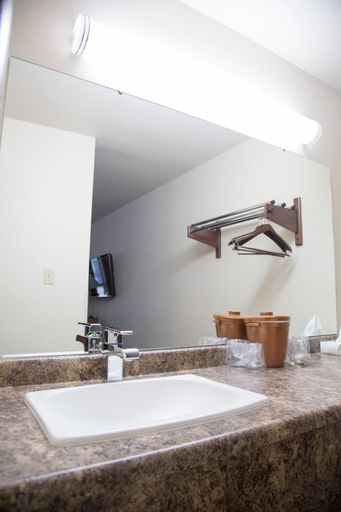 Bathroom 3, The Shelby Inn, Shelby