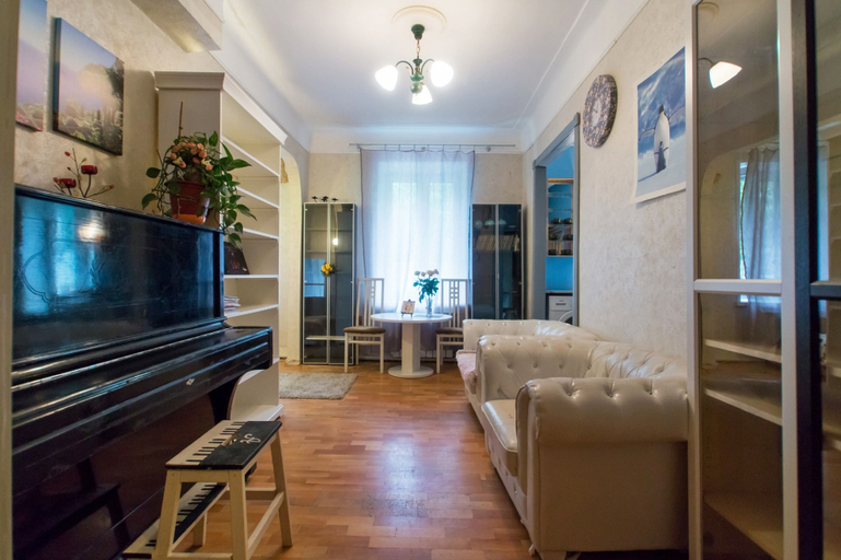 Others 4, Lakshmi Apartment Sportivnaya, Western