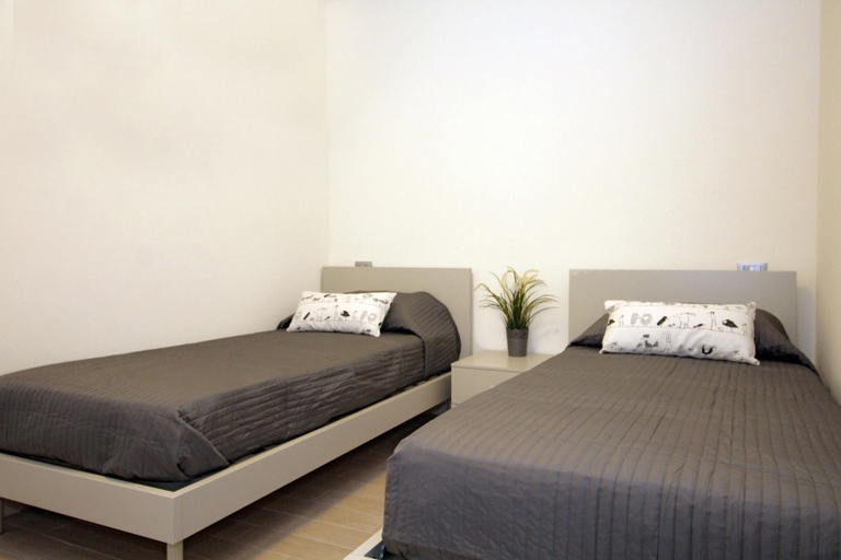 Room 2, 446QA Tonni Danilo - Little Paradise 3, Brescia