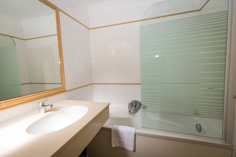 Bathroom 4, Résidence Cala Bianca, Haute-Corse
