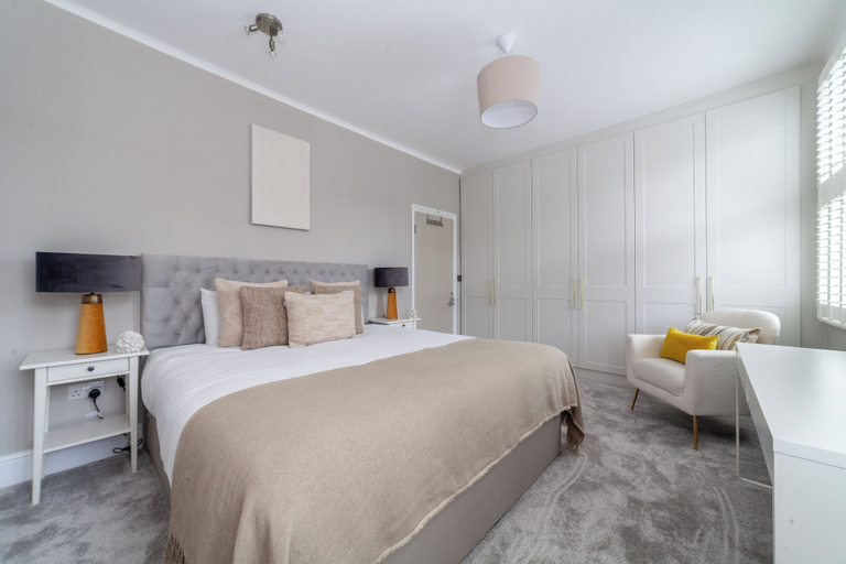 Bedroom 3, 5 Bed Apartment in Hammersmith, London