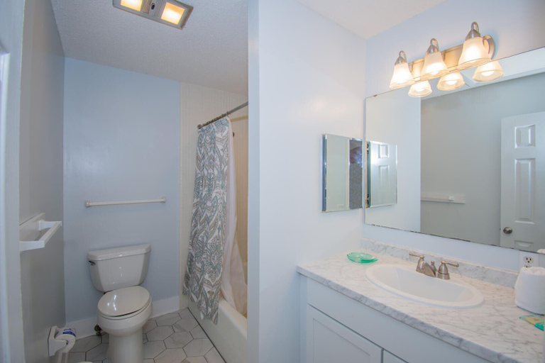 Bathroom 4, 613 Dolphin Annex, Beaufort