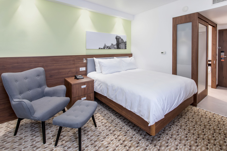 Bedroom 3, Hampton by Hilton Gdansk Oliwa, Gdańsk City