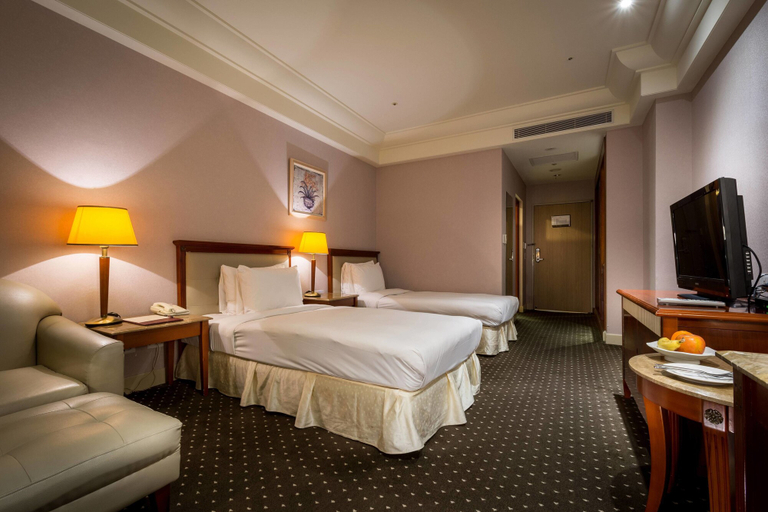 Bedroom 4, Grand View Hotel, Changhua