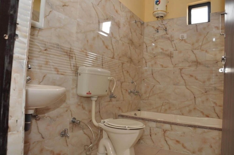 Bathroom 4, Hotel Aicon Palace, Agra