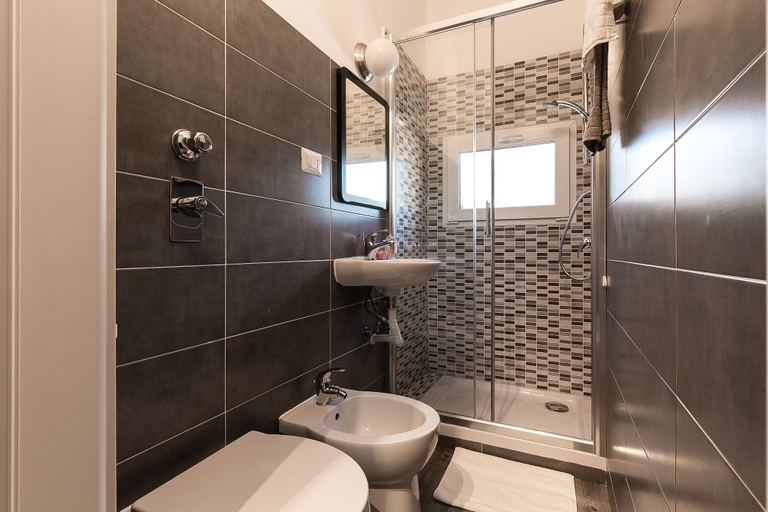 Bathroom 3, Alessia's Flat - Naviglio Grande 2, Milano