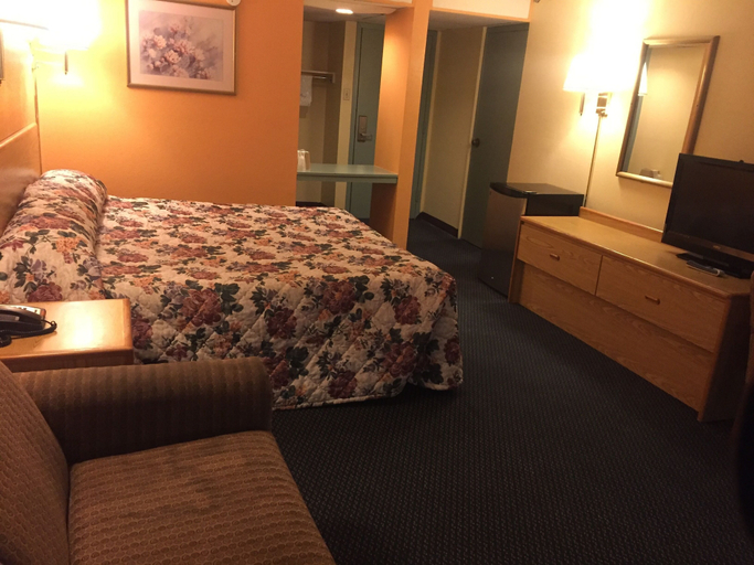 Bedroom 4, Camelot INN, Potter