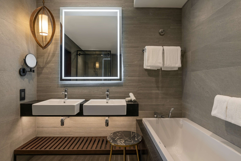 Bathroom 5, Radisson Blu Mosi-oa-Tunya Livingstone Resort, Livingstone