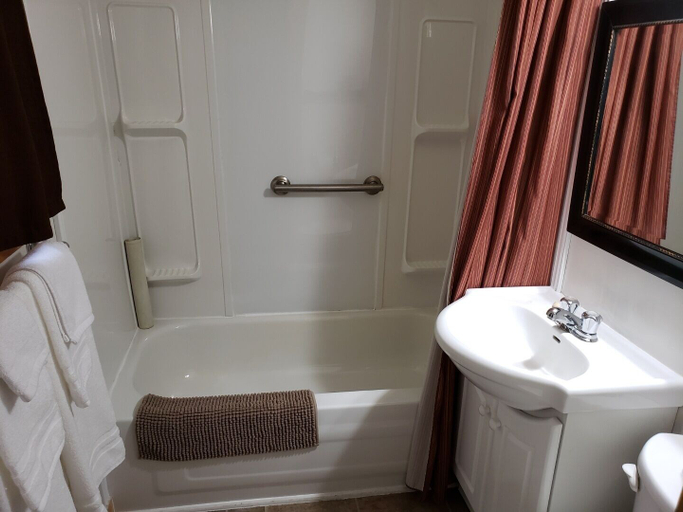 Bathroom 5, Scoodic Motel, Charlotte