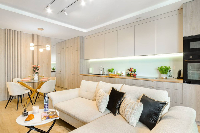Others 4, Lumina glamour 3 bedroom apartment, Łódź