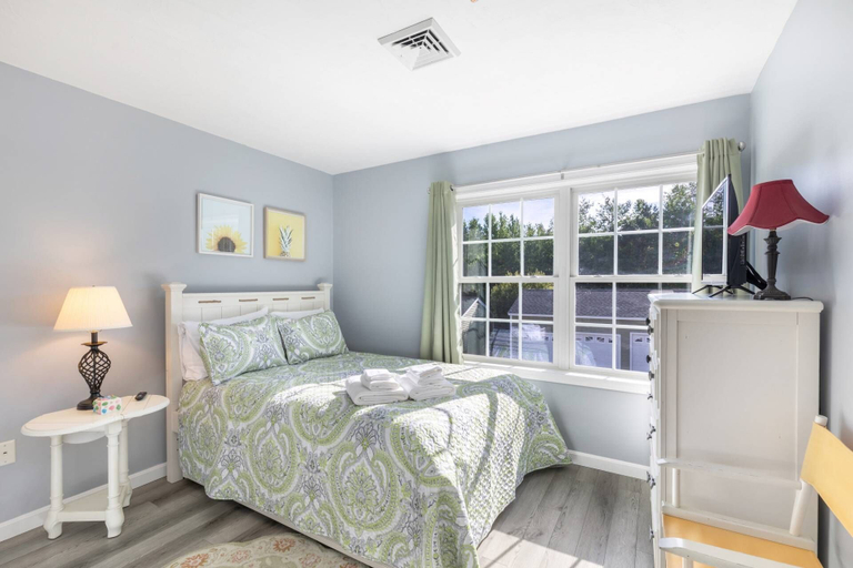 Bedroom 3, Happy Hideaway, Belknap