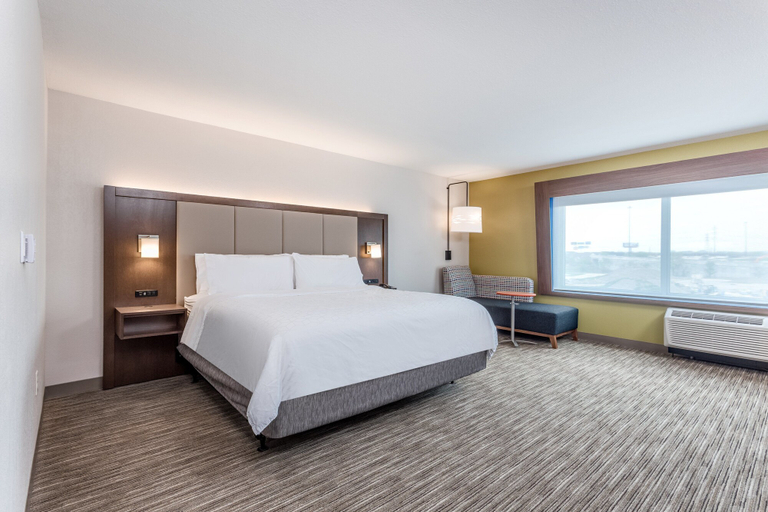 Bedroom 4, Holiday Inn Express & Suites HAMMOND by IHG, Lake