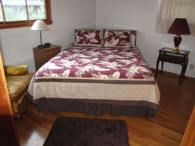 Bedroom 4, Kern Riverfront Lodge, Kern