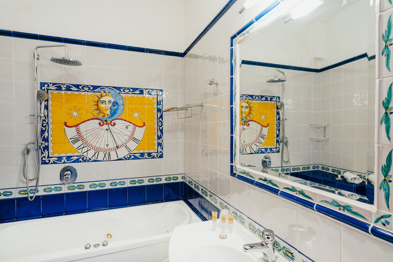 Bathroom 4, Hotel Cetus, Salerno
