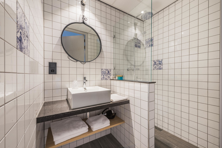 Bathroom 5, Urban Lodge Hotel, Amsterdam