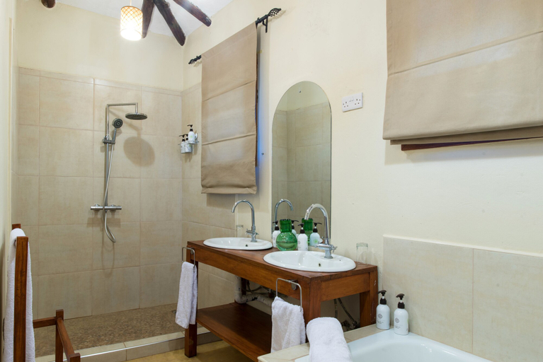 Bathroom 5, Kili Villa, Meru