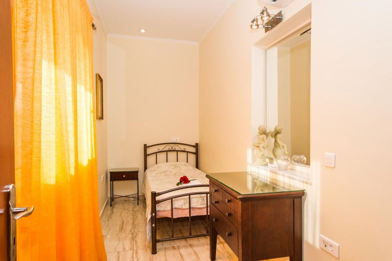 Bedroom 3, Cozy Flat In An Olive Grove Near a Sandy Beach, Peloponnese
