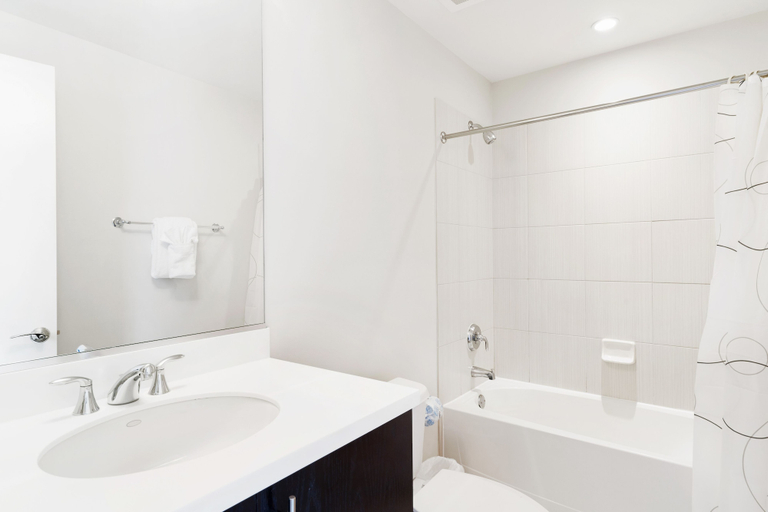Bathroom, Global Luxury Suites at The White House, Washington D.C.