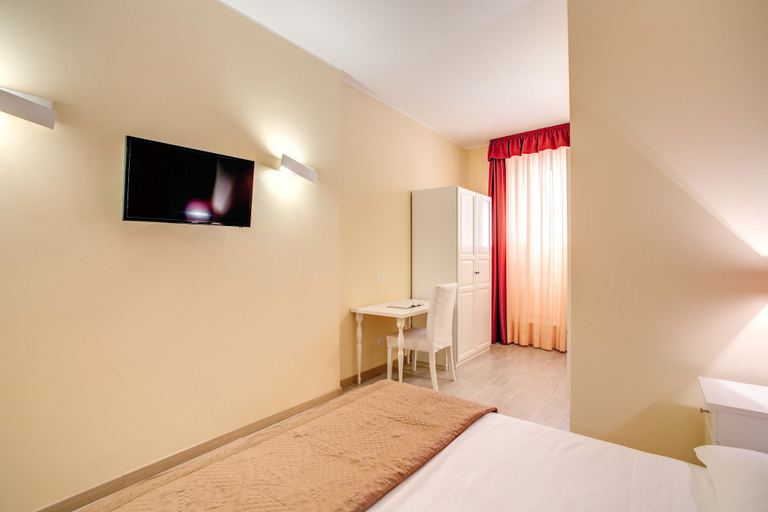 Bedroom 4, Top Floor Navona, Rome