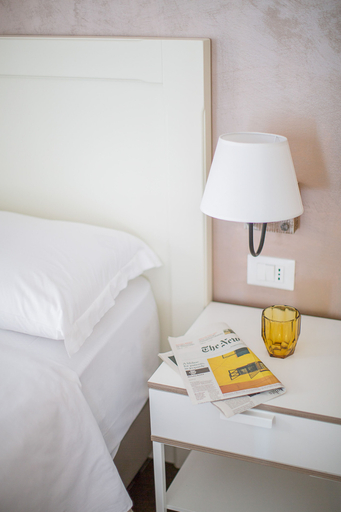 Bedroom 2, Vela Rooms, Cagliari