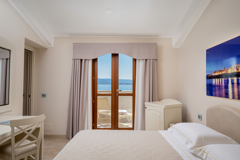 Bedroom 3, Hotel Punta Negra, Sassari