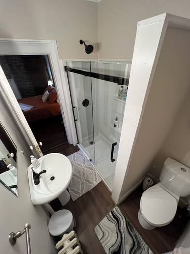 Bathroom 4, Highland Guesthouse, Crawford