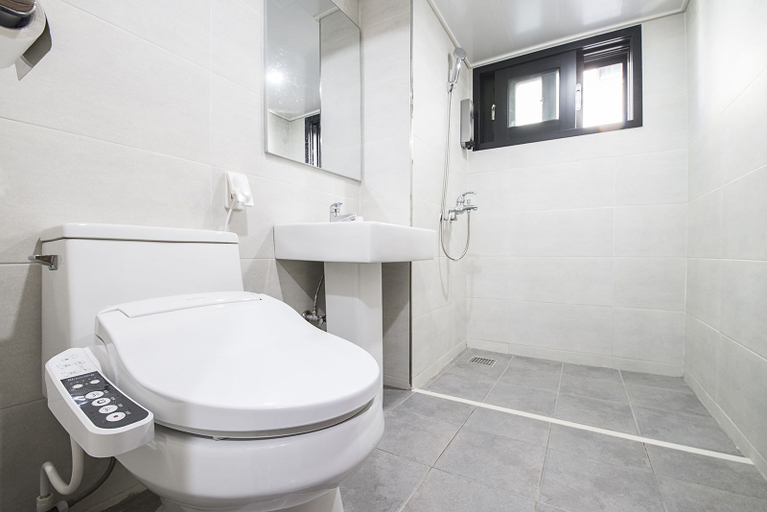 Bathroom 3, W Ocean Pension, Seogwipo
