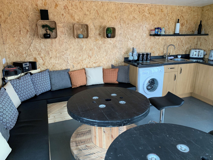 Food & Drinks 4, Acdc Glamping, Campervan , Caravan and Tent Resort, Aberdeenshire