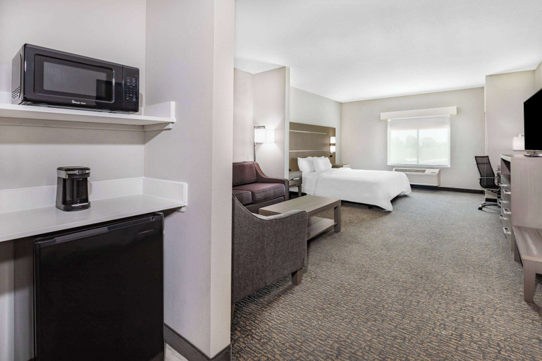 Bedroom 3, La Quinta Inn & Suites by Wyndham Jackson/Cape Girardeau, Cape Girardeau