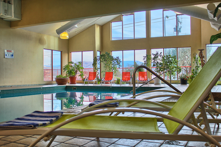 Sport & Beauty 3, Holiday Inn & Suites OSOYOOS by IHG, Okanagan-Similkameen